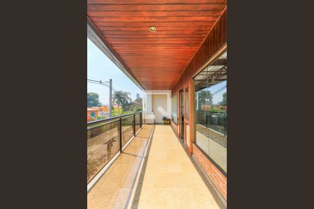 Casa à venda com 311m², 4 quartos e 2 vagasVaranda