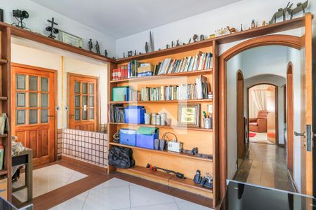 Casa à venda com 311m², 4 quartos e 2 vagasQuarto 3