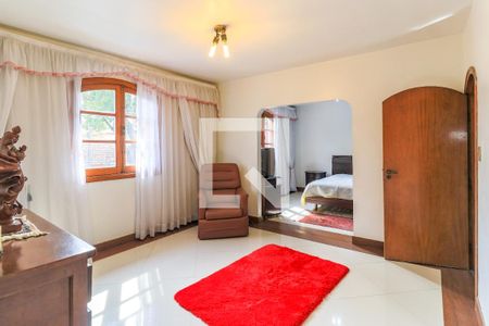 Casa à venda com 311m², 4 quartos e 2 vagasSuíte