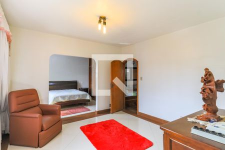 Casa à venda com 311m², 4 quartos e 2 vagasSuíte