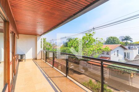 Casa à venda com 311m², 4 quartos e 2 vagasVaranda