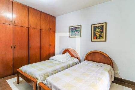 Casa à venda com 311m², 4 quartos e 2 vagasQuarto 2