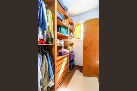 Casa à venda com 311m², 4 quartos e 2 vagasCloset da Suíte