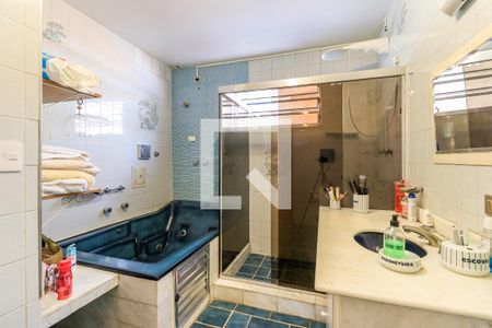 Casa à venda com 311m², 4 quartos e 2 vagasBanheiro da Suíte