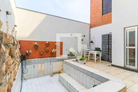 Casa à venda com 311m², 4 quartos e 2 vagasPiscina