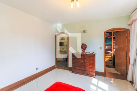 Casa à venda com 311m², 4 quartos e 2 vagasSuíte