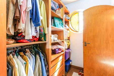 Casa à venda com 311m², 4 quartos e 2 vagasCloset da Suíte