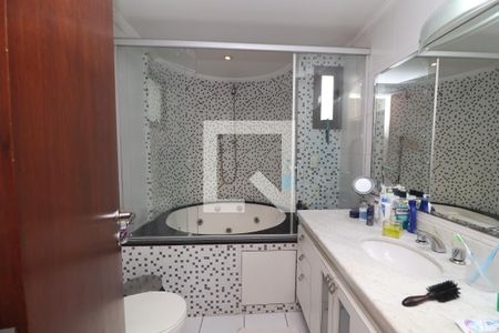 Apartamento à venda com 175m², 3 quartos e 3 vagasBanheiro da Suíte