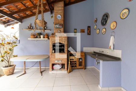 Casa à venda com 410m², 4 quartos e 6 vagas Casa à venda com 410m², 4 quartos e 6 vagasÁrea comum