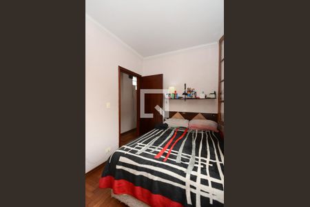 Casa à venda com 189m², 4 quartos e 2 vagas Casa à venda com 189m², 4 quartos e 2 vagasQuarto 2