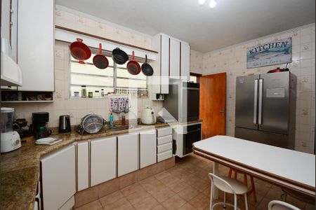 Casa à venda com 189m², 4 quartos e 2 vagas Casa à venda com 189m², 4 quartos e 2 vagasCozinha - Armários