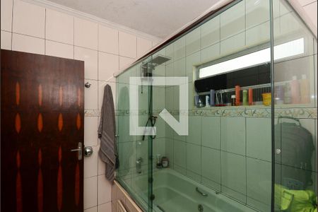 Casa à venda com 189m², 4 quartos e 2 vagas Casa à venda com 189m², 4 quartos e 2 vagasBanheiro da Suíte