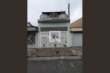 Casa à venda com 189m², 4 quartos e 2 vagas Casa à venda com 189m², 4 quartos e 2 vagasfachada