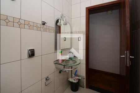 Casa à venda com 189m², 4 quartos e 2 vagas Casa à venda com 189m², 4 quartos e 2 vagasLavabo