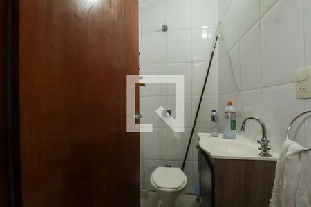 Casa à venda com 200m², 4 quartos e 5 vagasBanheiro da Garagem