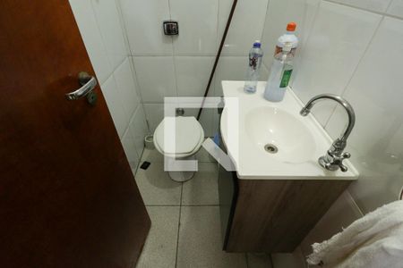 Casa à venda com 200m², 4 quartos e 5 vagasBanheiro da Garagem