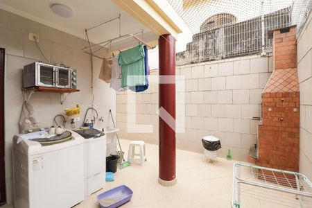 Casa à venda com 200m², 4 quartos e 5 vagasÁrea de Serviço