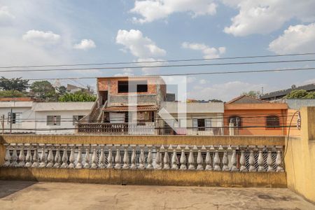 Casa à venda com 305m², 4 quartos e 3 vagas Casa à venda com 305m², 4 quartos e 3 vagasVista da varanda da suíte