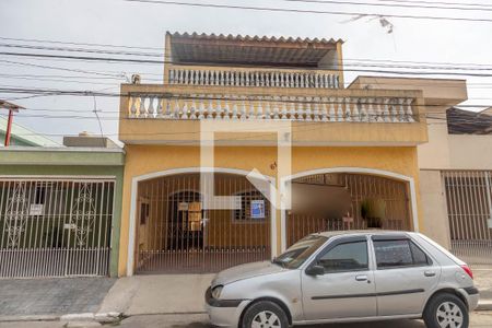 Casa à venda com 305m², 4 quartos e 3 vagas Casa à venda com 305m², 4 quartos e 3 vagasFachada + placa