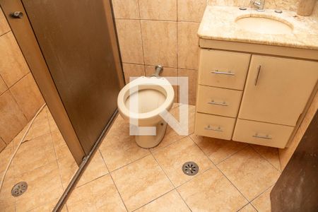 Casa à venda com 305m², 4 quartos e 3 vagas Casa à venda com 305m², 4 quartos e 3 vagasBanheiro social