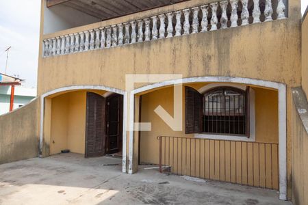 Casa à venda com 305m², 4 quartos e 3 vagas Casa à venda com 305m², 4 quartos e 3 vagasVaranda da suíte