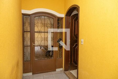 Casa à venda com 305m², 4 quartos e 3 vagas Casa à venda com 305m², 4 quartos e 3 vagasEntrada