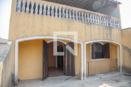 Casa à venda com 305m², 4 quartos e 3 vagas Casa à venda com 305m², 4 quartos e 3 vagasVaranda da suíte