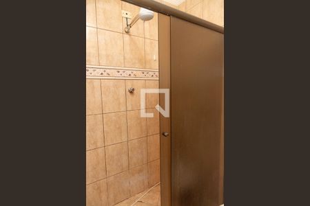 Casa à venda com 305m², 4 quartos e 3 vagas Casa à venda com 305m², 4 quartos e 3 vagasBanheiro social