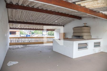 Casa à venda com 305m², 4 quartos e 3 vagas Casa à venda com 305m², 4 quartos e 3 vagasÁrea externa