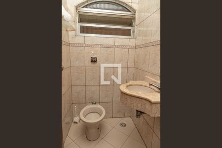 Casa à venda com 305m², 4 quartos e 3 vagas Casa à venda com 305m², 4 quartos e 3 vagasLavabo
