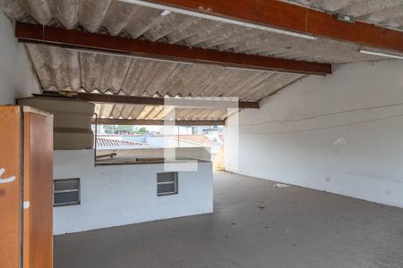 Casa à venda com 305m², 4 quartos e 3 vagas Casa à venda com 305m², 4 quartos e 3 vagasÁrea externa