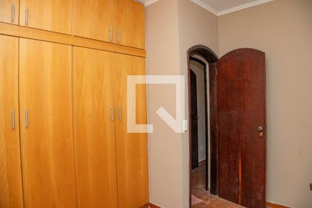 Casa à venda com 305m², 4 quartos e 3 vagas Casa à venda com 305m², 4 quartos e 3 vagasQuarto 3