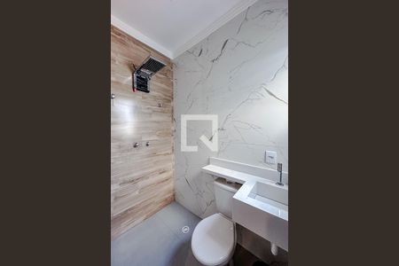 Casa de condomínio à venda com 121m², 2 quartos e 2 vagasBanheiro da Suíte 2