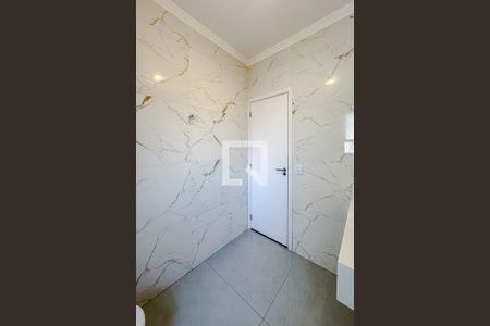 Casa de condomínio à venda com 121m², 2 quartos e 2 vagasBanheiro da Suíte