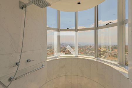 Apartamento à venda com 315m², 3 quartos e 4 vagasBanheiro - Quarto 2