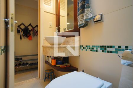 Casa à venda com 400m², 6 quartos e 4 vagasBanheiro de Serviço