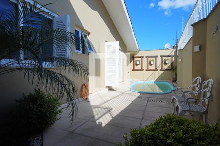 Casa à venda com 400m², 6 quartos e 4 vagasQuintal fundos