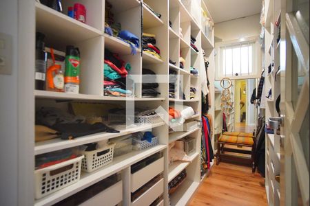 Casa à venda com 400m², 6 quartos e 4 vagasSuíte 3 - Closet
