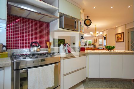 Casa à venda com 400m², 6 quartos e 4 vagasCozinha