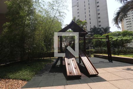 Apartamento à venda com 224m², 4 quartos e 4 vagasÁrea comum - Playground