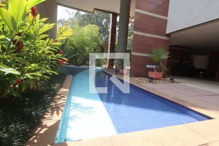 Apartamento à venda com 224m², 4 quartos e 4 vagasÁrea comum - Piscina