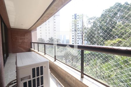 Apartamento à venda com 224m², 4 quartos e 4 vagasVaranda