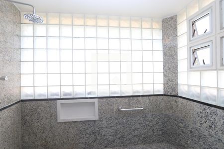 Apartamento à venda com 224m², 4 quartos e 4 vagasBanheiro da Suíte 4