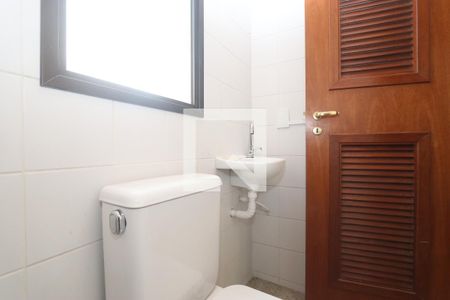 Apartamento à venda com 224m², 4 quartos e 4 vagasBanheiro de Serviço