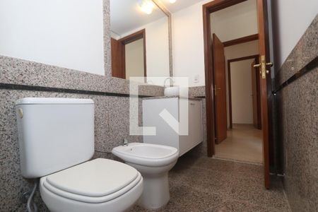 Apartamento à venda com 224m², 4 quartos e 4 vagasBanheiro da Suíte 3