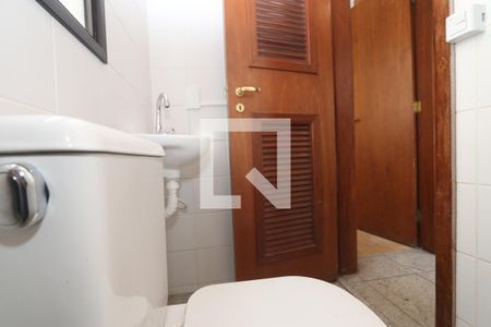 Apartamento à venda com 224m², 4 quartos e 4 vagasBanheiro de Serviço