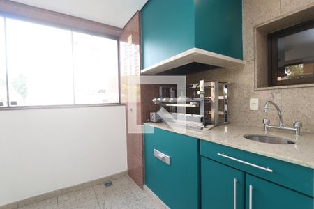 Apartamento à venda com 224m², 4 quartos e 4 vagasVaranda da Sala 2