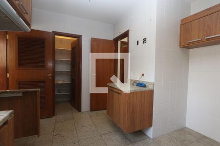 Apartamento à venda com 224m², 4 quartos e 4 vagasCozinha