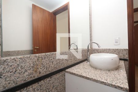 Apartamento à venda com 224m², 4 quartos e 4 vagasBanheiro da Suíte 3