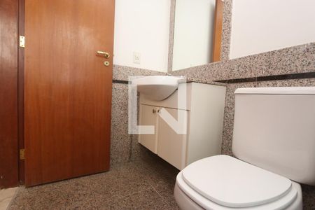 Apartamento à venda com 224m², 4 quartos e 4 vagasBanheiro da Suíte